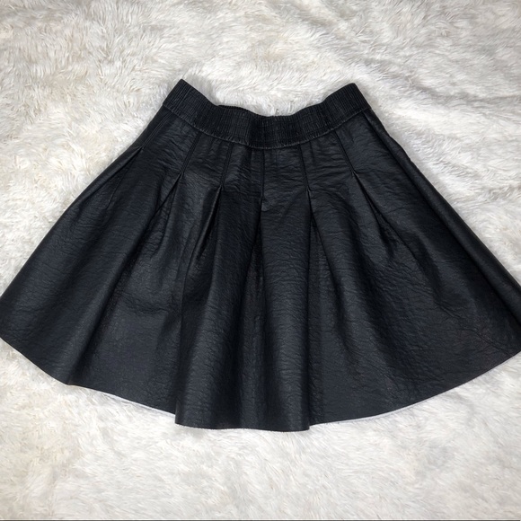 H&M Dresses & Skirts - H&M Black Skater Skirt